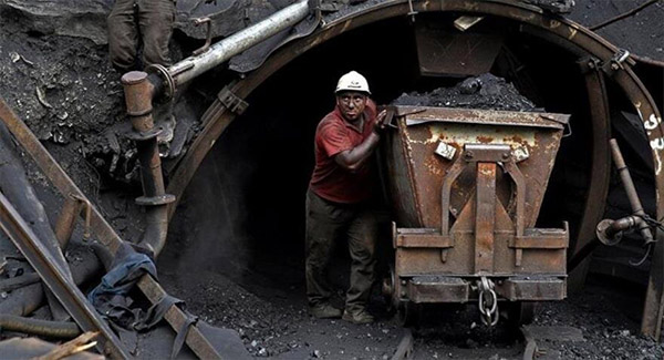 درخواست کارگران قدیمی معدن زغالسنگ سنگرود برای احیای این واحد معدنی